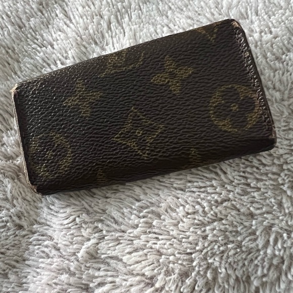 Louis Vuitton Monogram Vintage Keyholder - Picture 2 of 5